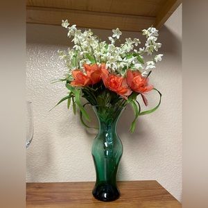 Gorgeous Green Emerald Glass Vase 9”